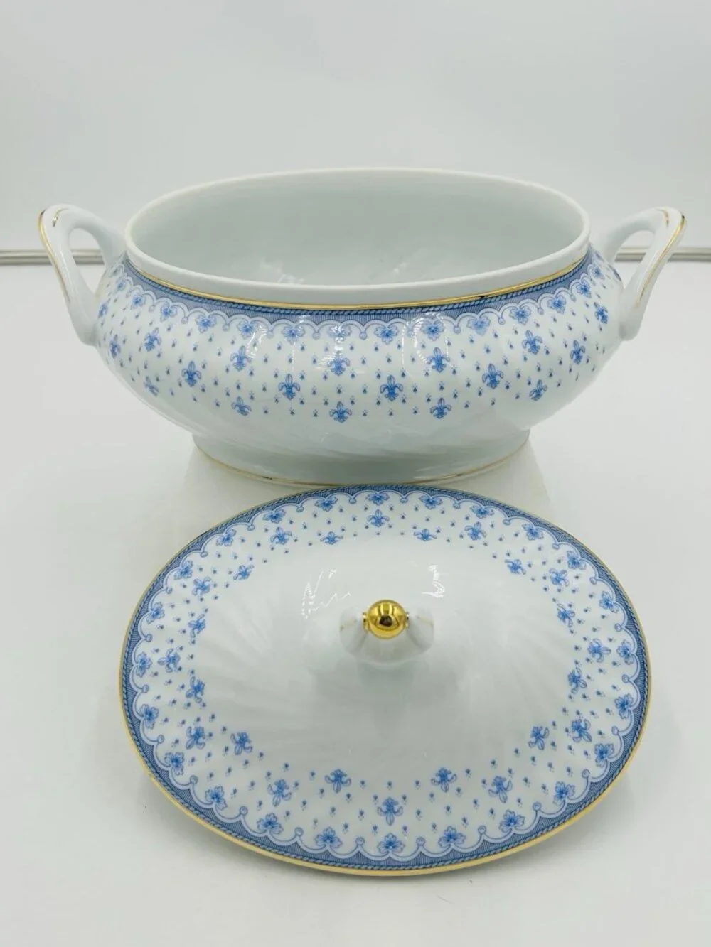 Porcelana Quinta Nova Blue Fluer de Lis Oval Vegetable Dish Soup Tureen with Lid